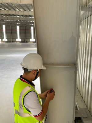 Kỹ sư Econs kiểm định kết cấu cột nhà xưởng công nghiệp