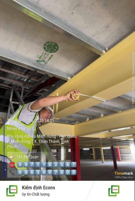 Kỹ sư kiểm định kiểm tra dầm và kết cấu chịu lực nhà xưởng