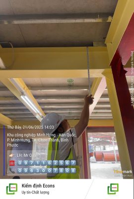 Kiểm tra dầm thép chịu lực trong kết cấu nhà xưởng