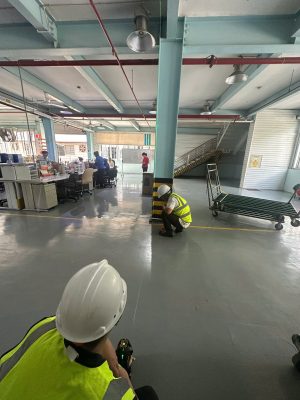 Không gian bên trong nhà xưởng trong quá trình khảo sát kiểm định chất lượng công trình.