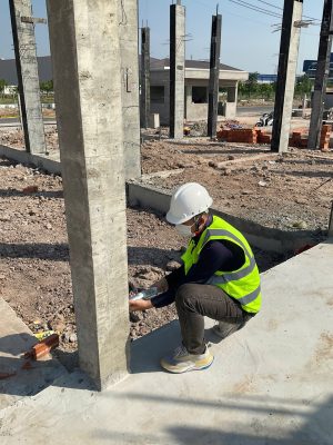 Thực hiện kiểm định định kỳ hiện trạng nền và kết cấu nhà xưởng.