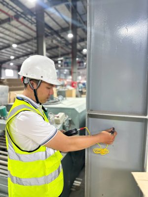 đo độ cứng cột thép kết cấu nhà xưởng công nghiệp